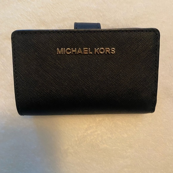 Michael Kors Handbags - Michael Kors Bifold Wallet